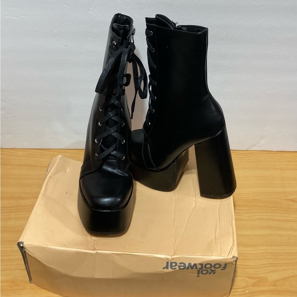 Koi Footwear Women's Black pu Horace Platform Boots w/Z/L DEP6  Size: US 8/UK6 - Picture 2 of 8